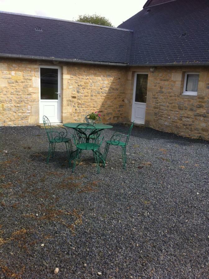 Ferme De Montigny Bed and Breakfast Asnieres-en-Bessin Εξωτερικό φωτογραφία